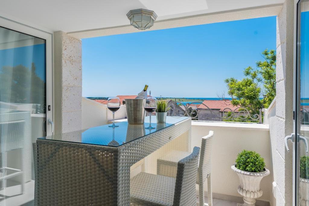 Villa Bella With Pool Novalja Bagian luar foto