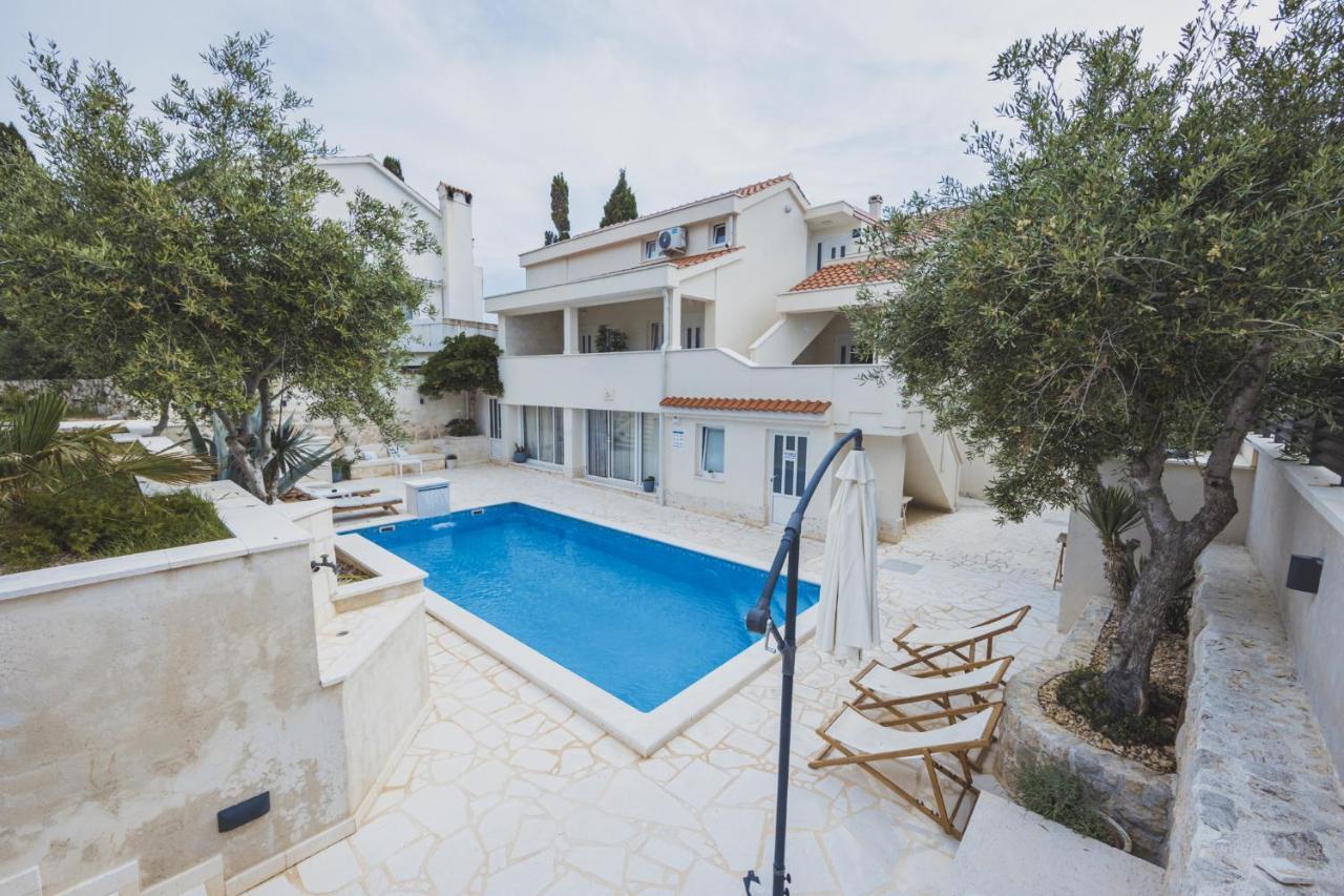 Villa Bella With Pool Novalja Bagian luar foto