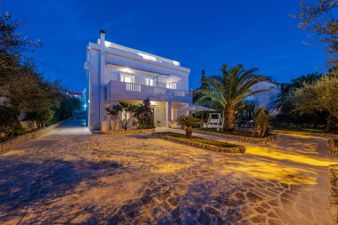 Villa Bella With Pool Novalja Bagian luar foto